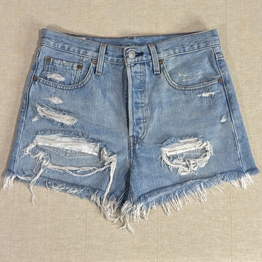 Levi’s Premium 501 Distressed Cutoff Denim Shorts Button Fly Raw Hem W26